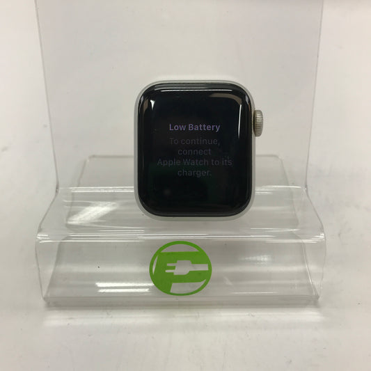 Unlocked Apple Watch SE 1st Gen 40MM Silver Aluminum 98% Battery Life