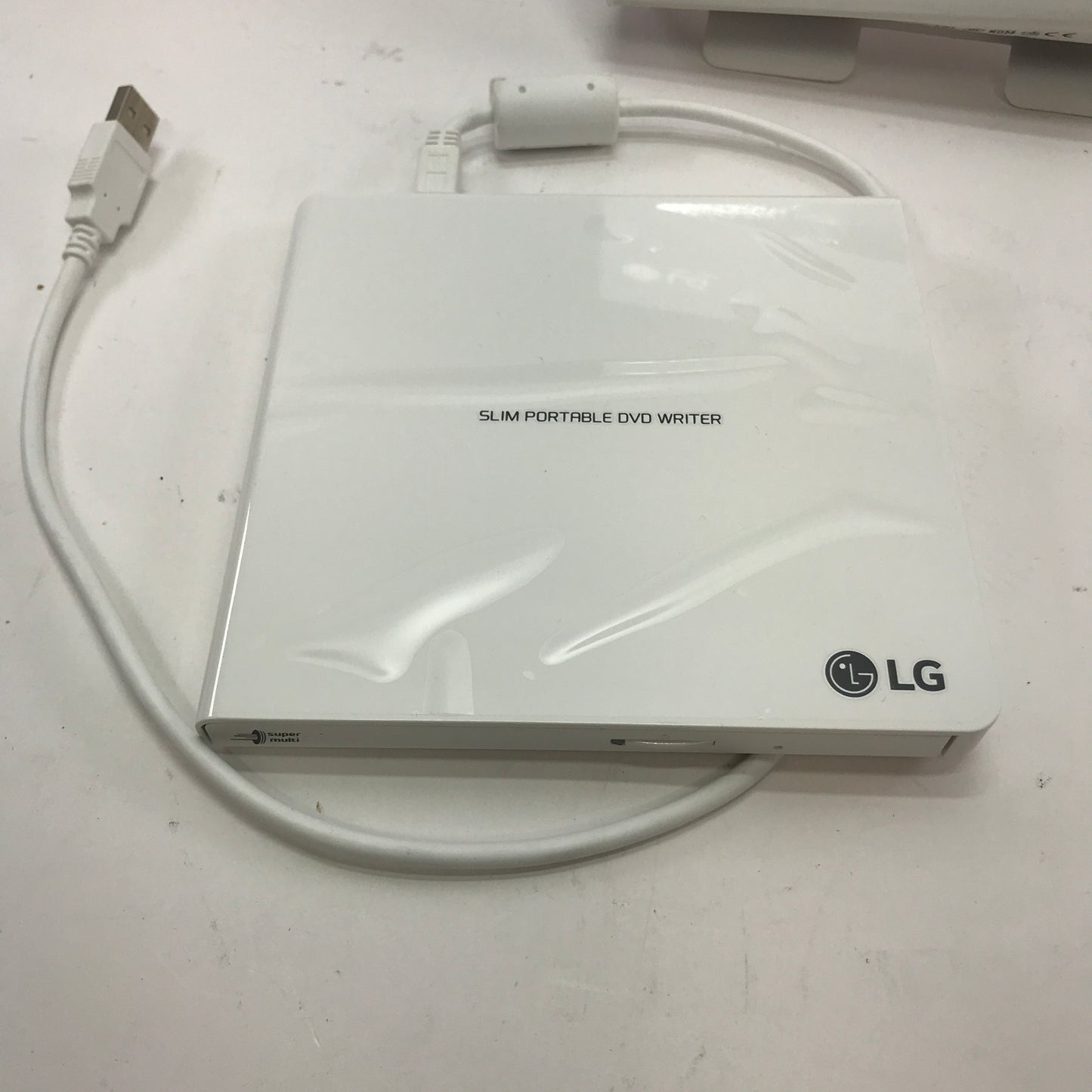 LG Ultra Slim Portable DVD Writer GP65NW60 MAY66035203 w Original Box and Manual