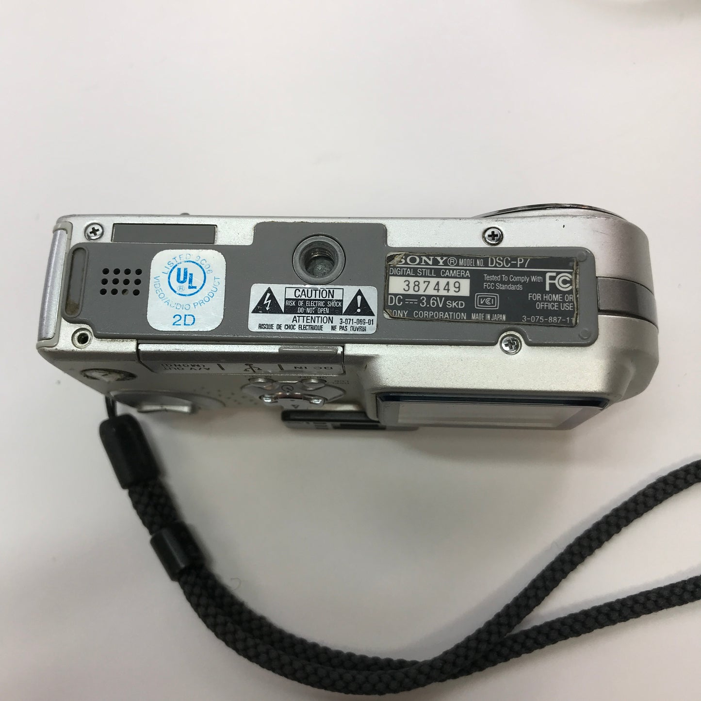 Lot of 7 Broken Digital Cameras [Nikon, Sony, Kodak and Minolta] No Power READ