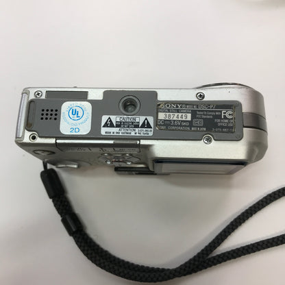 Lot of 7 Broken Digital Cameras [Nikon, Sony, Kodak and Minolta] No Power READ