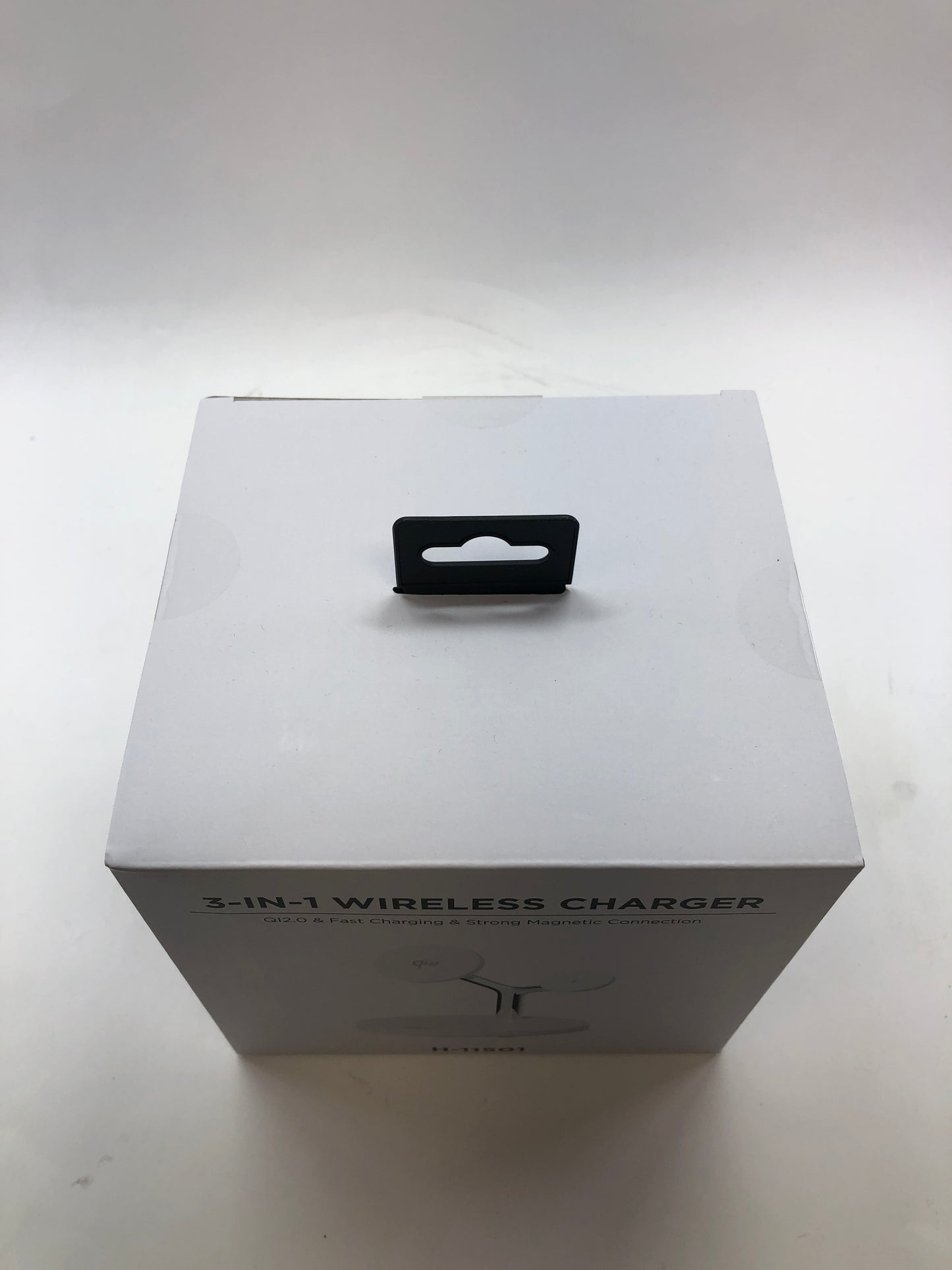 New Uline H-11501 3-In-1 Wireless Magnetic Connection Charger