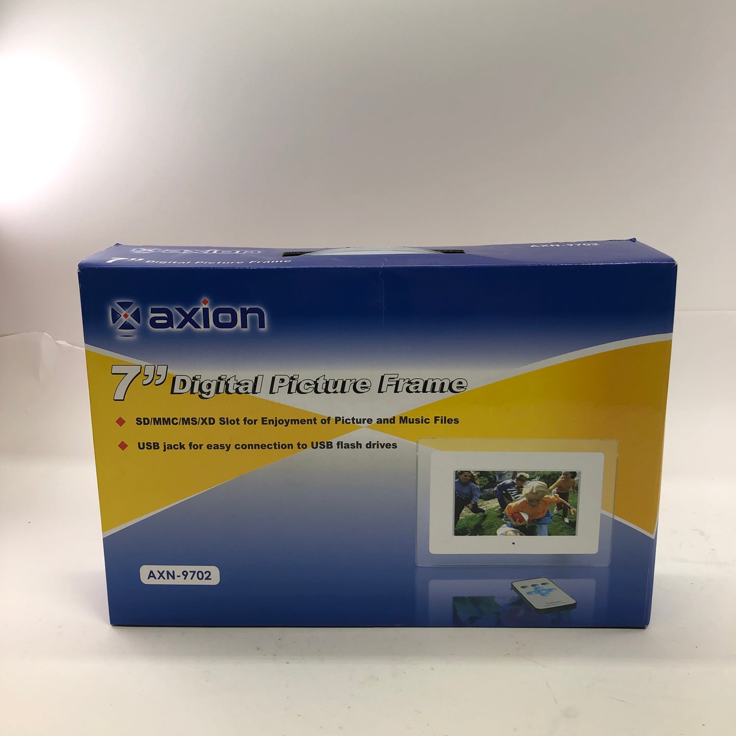 New Axion AXN-9702 7" Digital Picture Frame