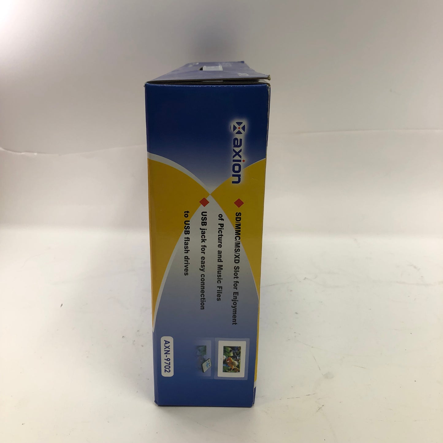 New Axion AXN-9702 7" Digital Picture Frame