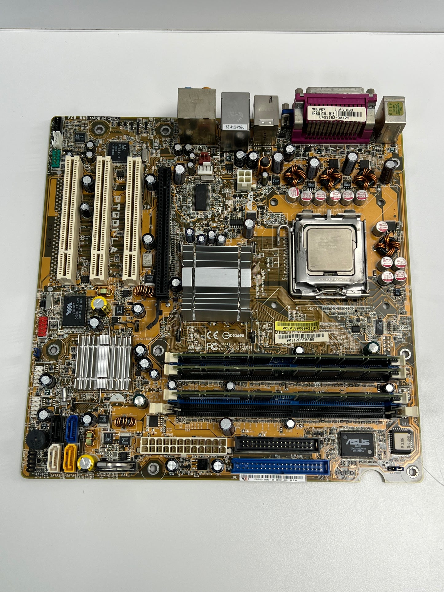 Asus PTGD1-LA LGA775 MicroATX Intel DDR4 Motherboard