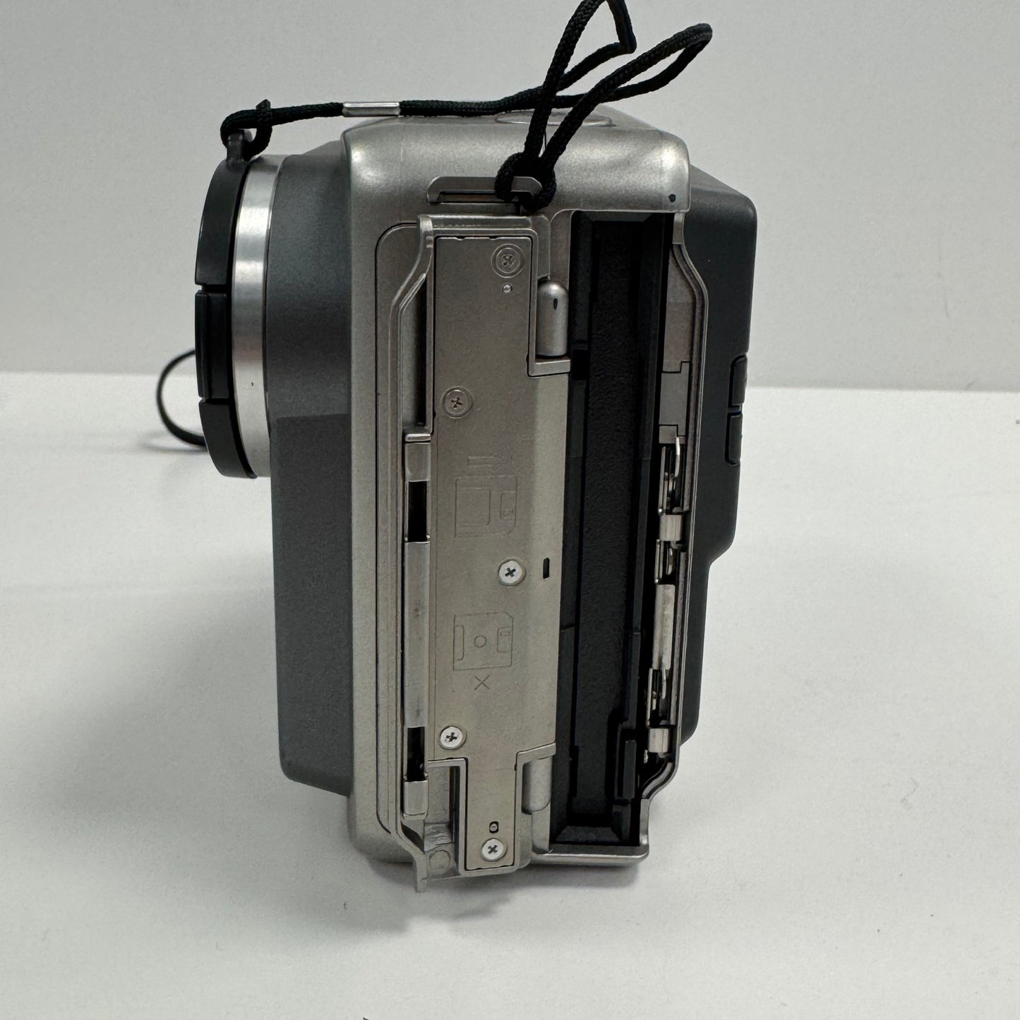 Sony MVC-FD7 0.3MP Digital Still Camera