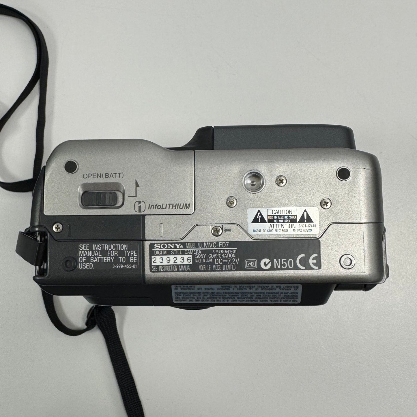 Sony MVC-FD7 0.3MP Digital Still Camera