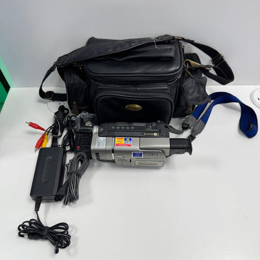 Sony Handycam Vision Hi-8 Analog Camcorder CCD-TRV37