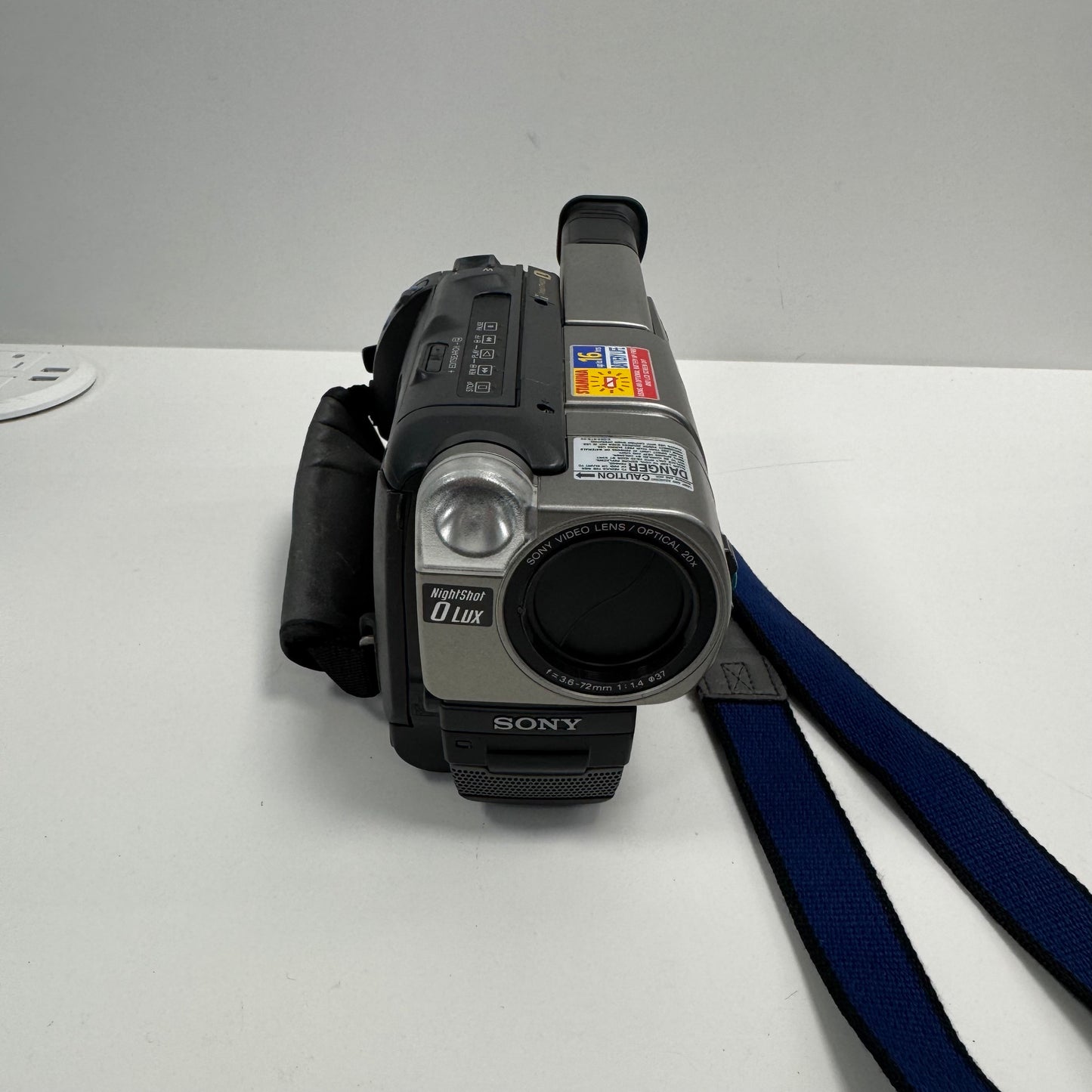 Sony Handycam Vision Hi-8 Analog Camcorder CCD-TRV37