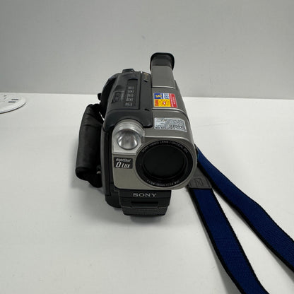 Sony Handycam Vision Hi-8 Analog Camcorder CCD-TRV37