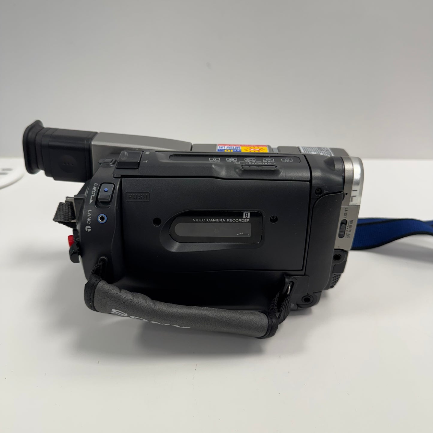 Sony Handycam Vision Hi-8 Analog Camcorder CCD-TRV37