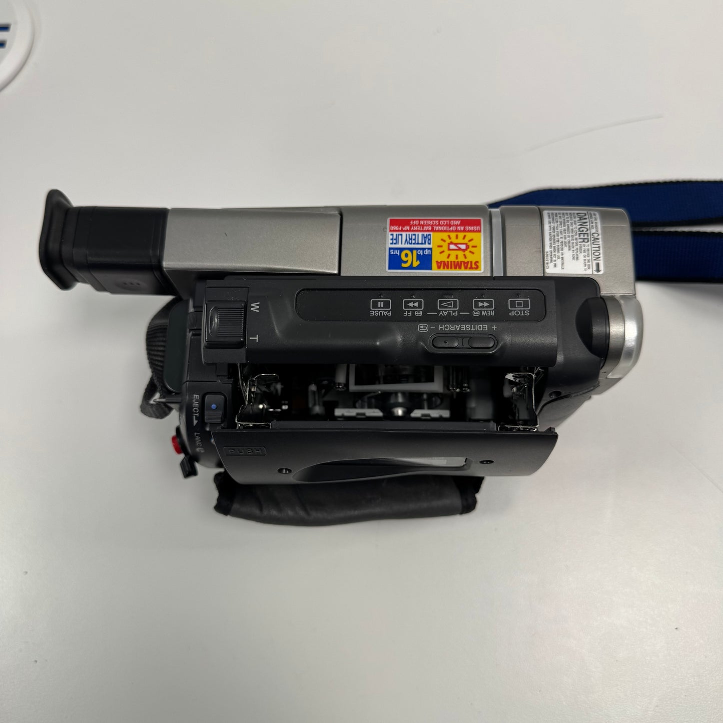 Sony Handycam Vision Hi-8 Analog Camcorder CCD-TRV37