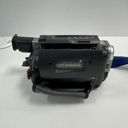 Sony Handycam Vision Hi-8 Analog Camcorder CCD-TRV37