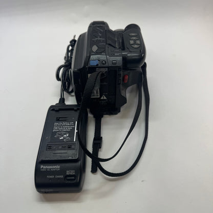 Panasonic Palmsight PV-L657 VHS-C Palmcorder Camcorder
