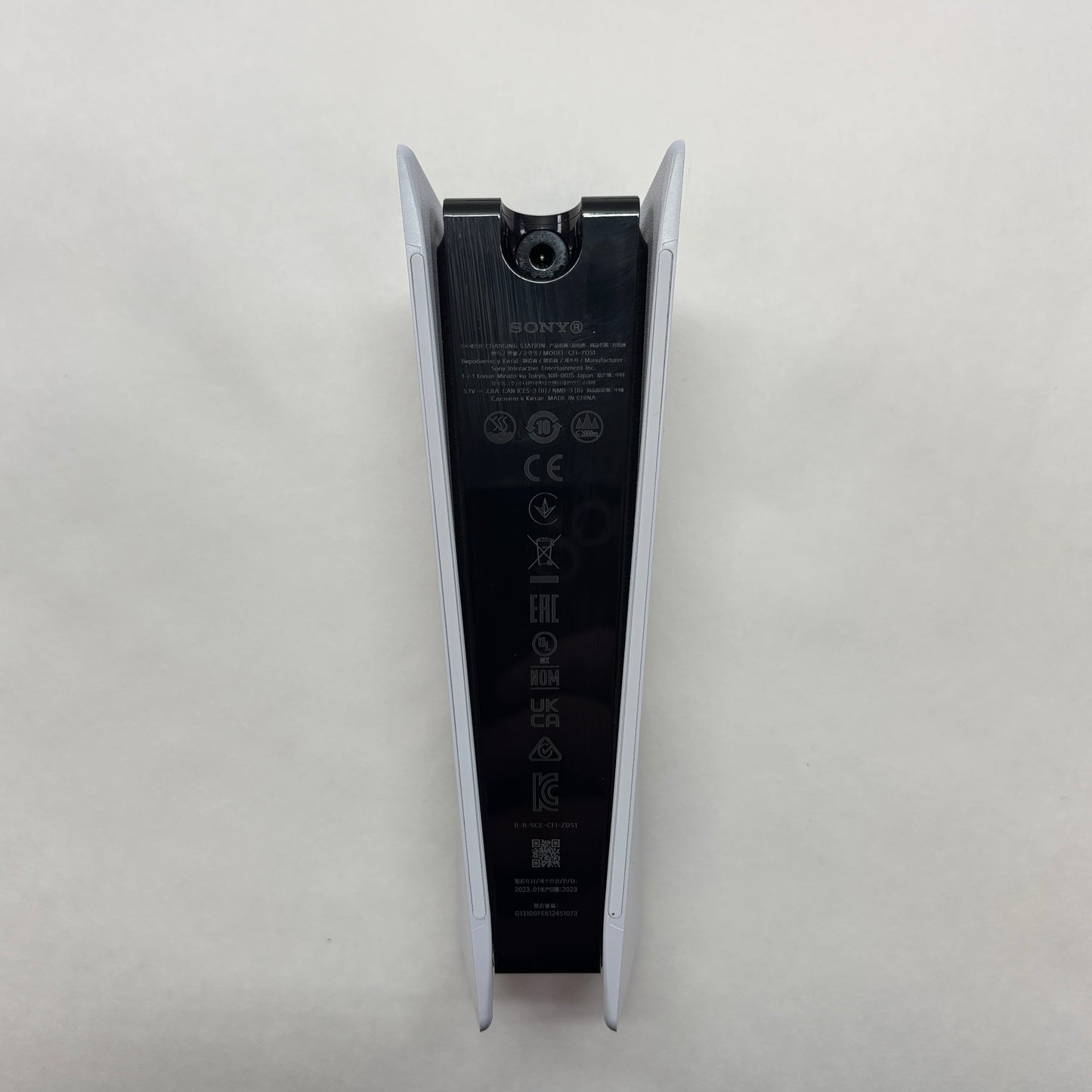 Sony PlayStation 5 PS5 Wireless Controller Charger White/Black CFI-ZDS1